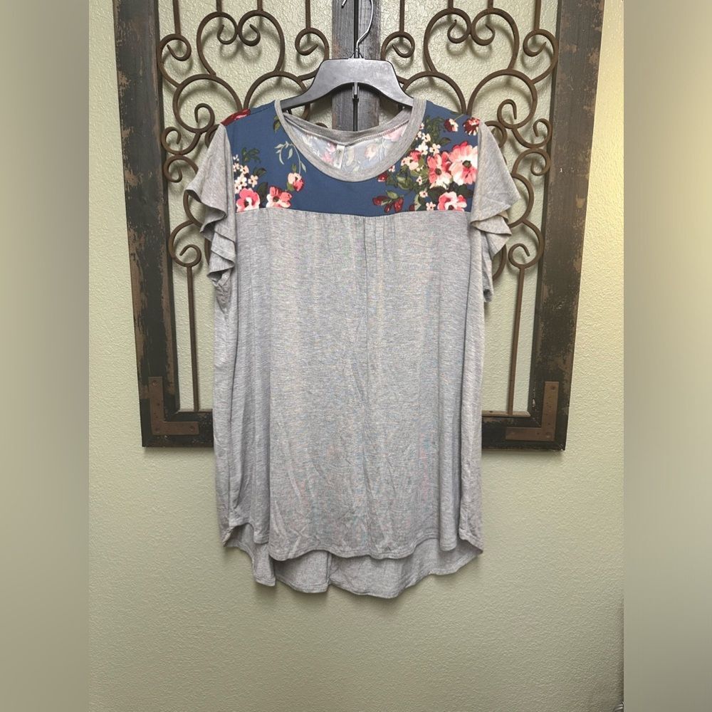 Acting Pro short sleeve grey/floral contrast tunic top